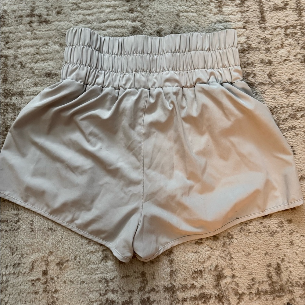 Stylish High-Waisted Light Gray Shorts